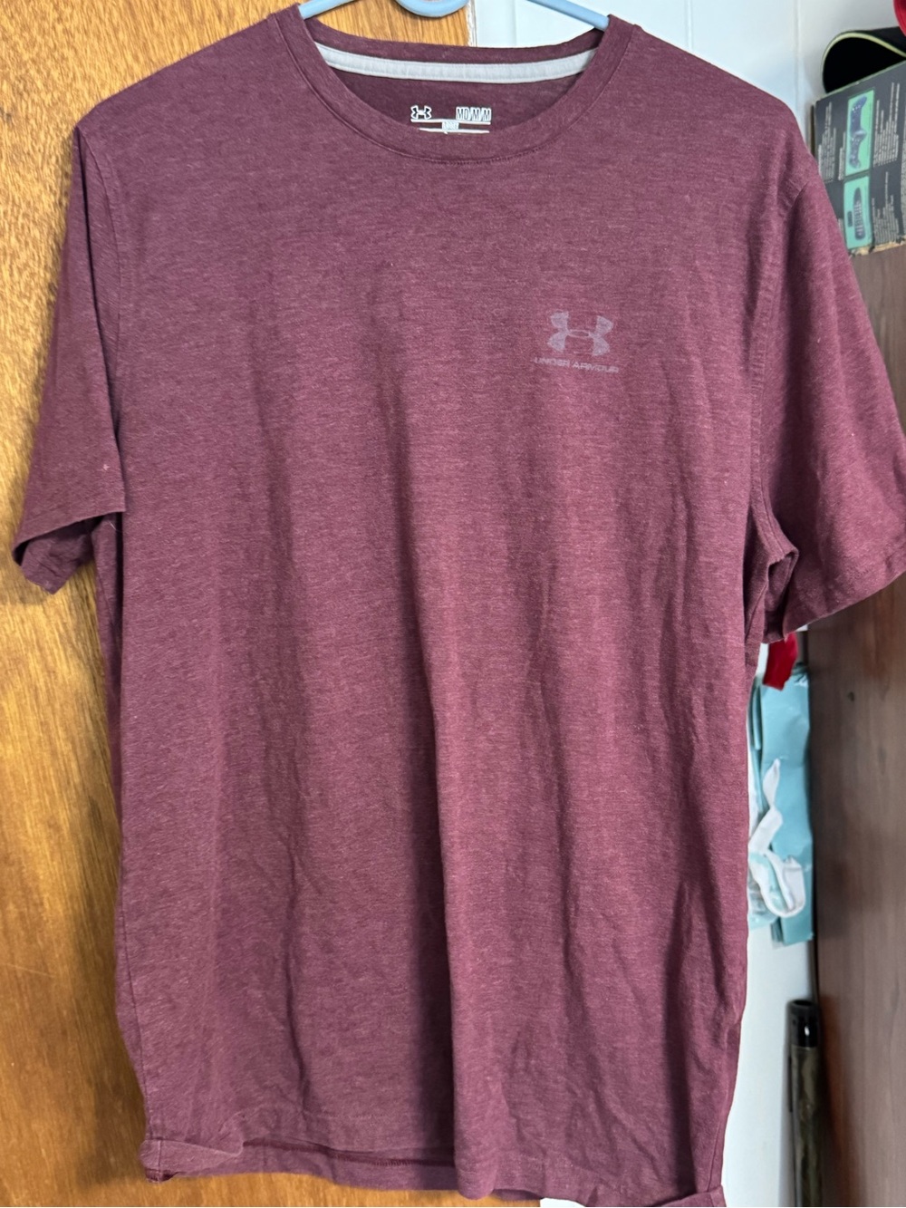 Under Armour Maroon Heathered Loose Fit Tee with Gray Trim
